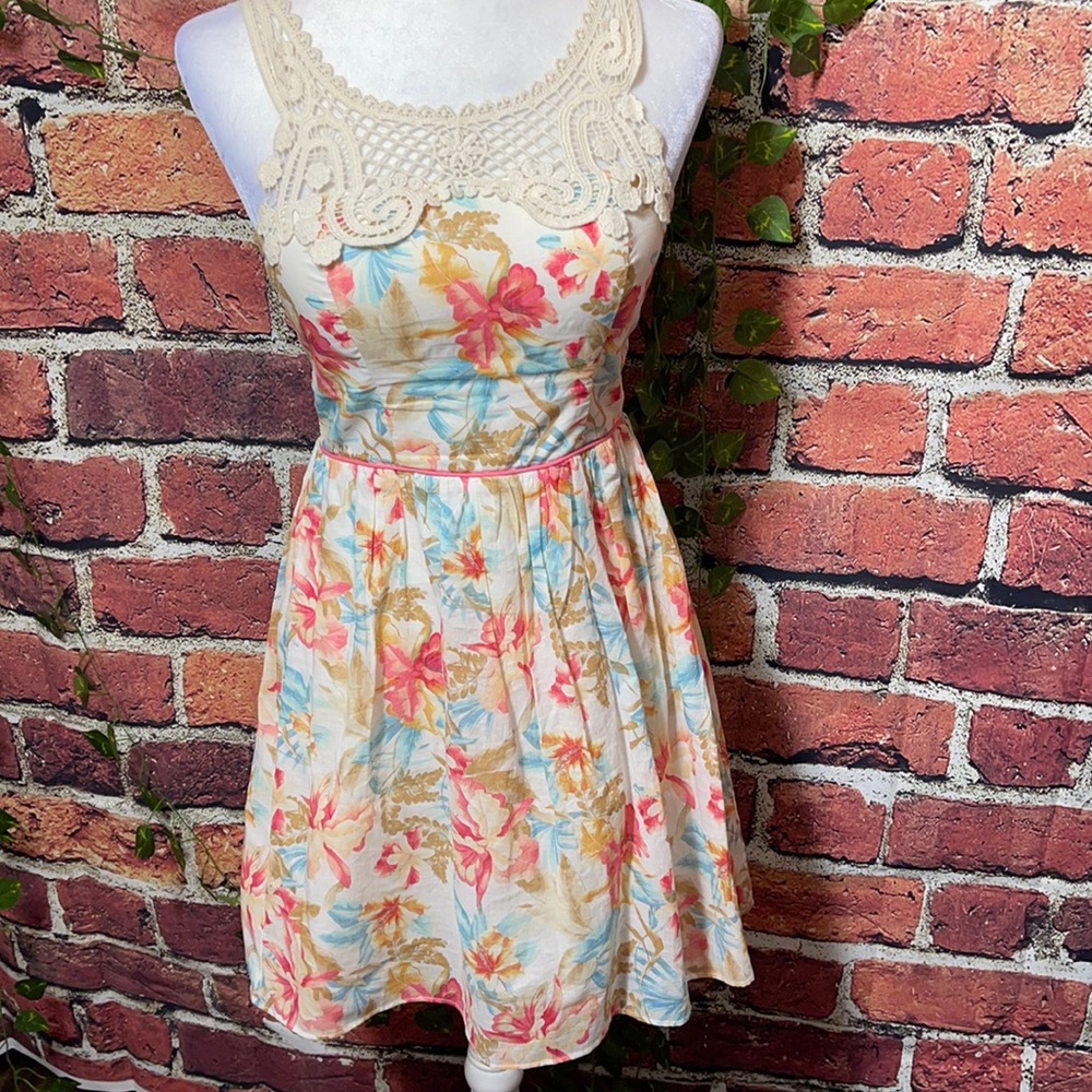 City Triangle dress size 3
